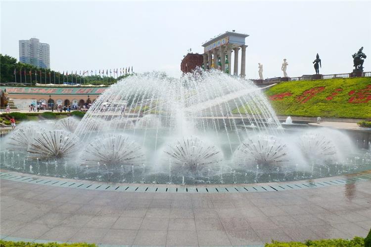 這種噴頭可用較少的水量獲得豐滿龐大的噴泉水景景觀
